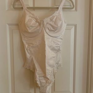 One piece underwire bra and underwear